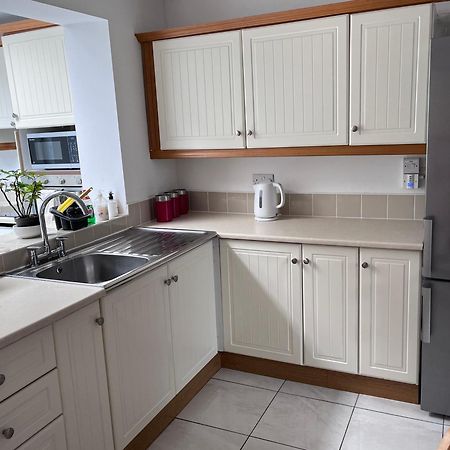 Spacious 5 Double Bed Bedroom Bungalow Near Belfast Лисбърн Екстериор снимка