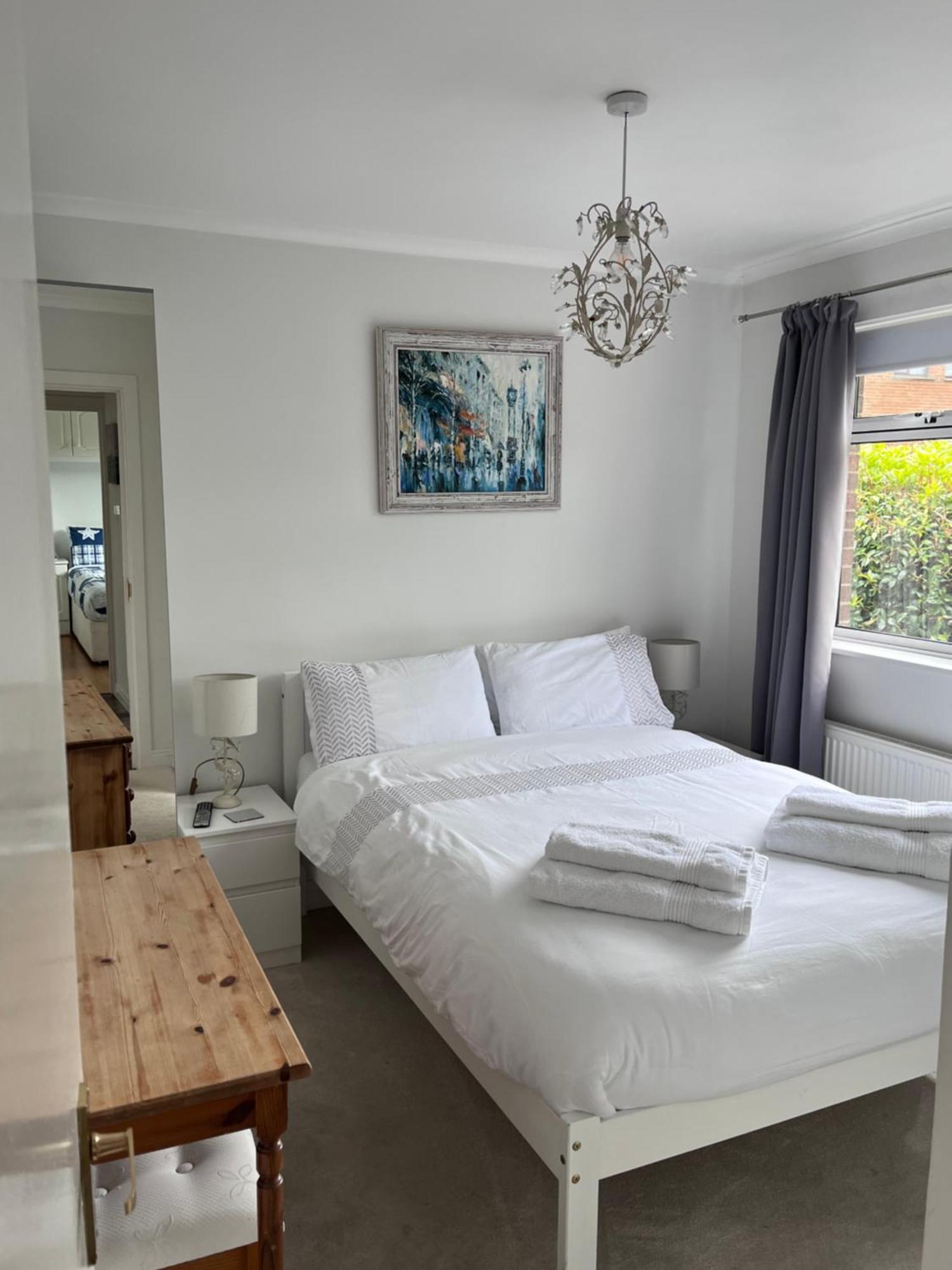Spacious 5 Double Bed Bedroom Bungalow Near Belfast Лисбърн Екстериор снимка